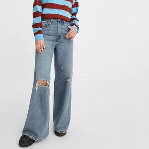 Levi’s Premium High Loose Flare Jeans Women’s Size W30 L32 Distressed Denim